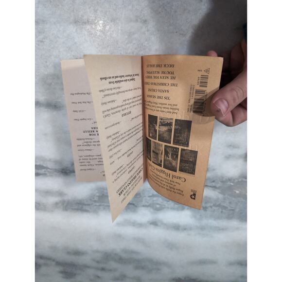 Carol Higgins‎ Clark's Regan Reilly Mystery Bundle: Cursed, Zapped & Wrecked - Picture 8 of 9